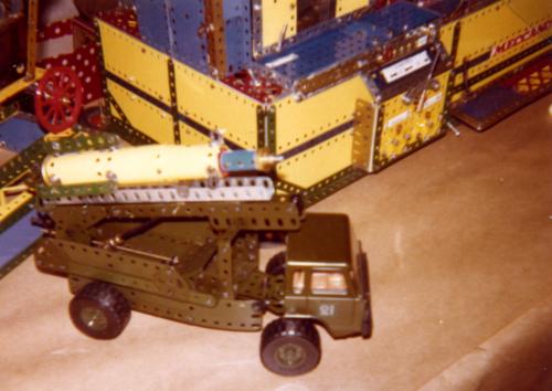 Camion lance missile en pièces Meccakit et traditionnelles