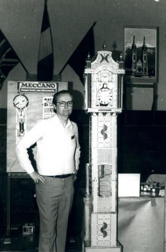 Claude Lerouge et son horloge