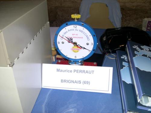 Claude Gobez : horloge sur le stand de Maurice Perraut