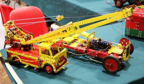 Camion grue de la boite 8 et châssis type traction avant
