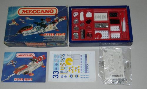 10-hyperspace-interieur-rouge