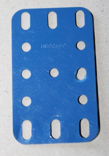 N°194-Meccano haut-Avec trou central-bleu
