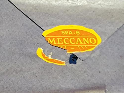N°52a-Meccano-bleu croisillonné