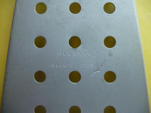N°54-Meccano Modèle déposé-Nickelé-9 trous