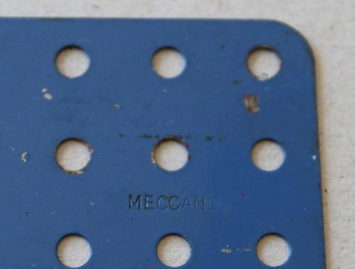 N°70-Meccano haut droite-bleu
