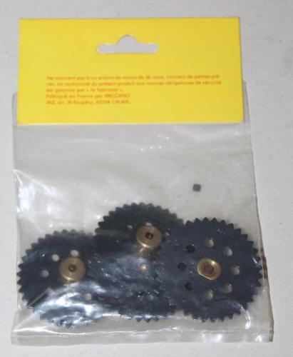 N°95-Meccano-noir époxy-x 4