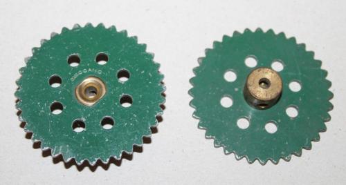 N°95-Meccano-Double taraudage-Gros moyeu-vert