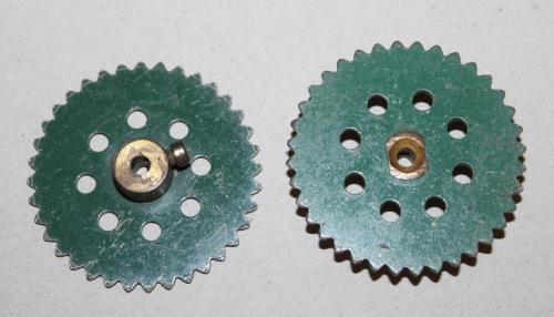 N°95-Meccano-Double taraudage-Gros moyeu-vert
