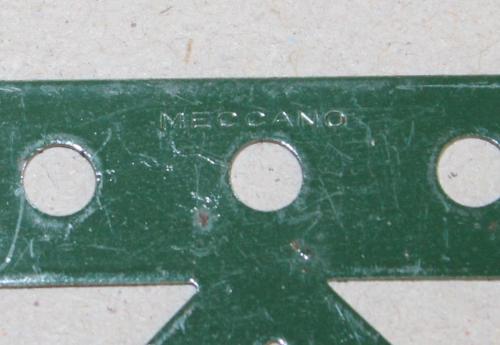 N°99b-Meccano-bords fermés-vert