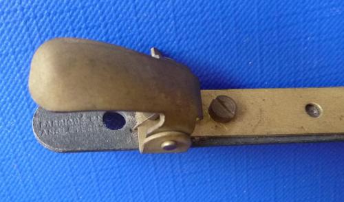 N°149-FEA-Isolant noir