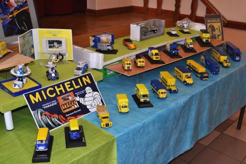 5- Vehicules et objets publicitaires a theme Michelin