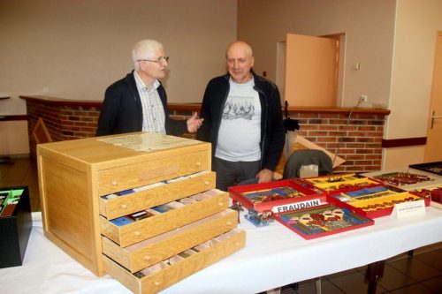 15 Le meuble a tiroirs dYves