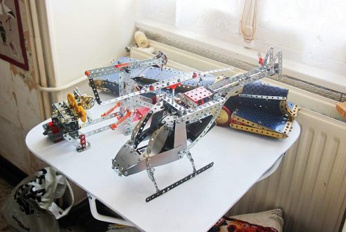 34- Lhelicoptere et la pompe a petrole de Jean-Rene