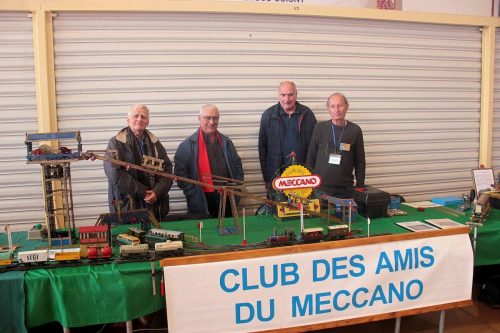 1- Les trois exposants et 'lun de nos visiteurs Jean-Marie