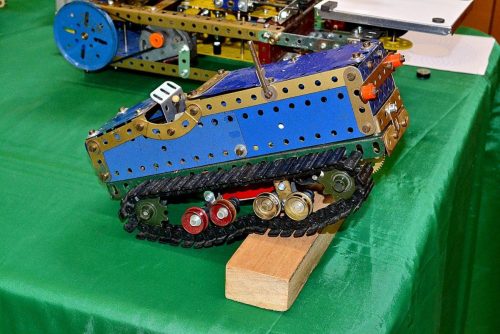 8- Véhicule chenille d’Alain